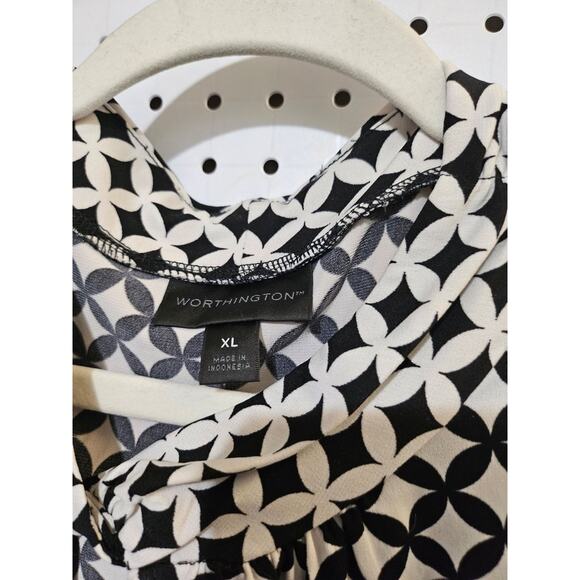 Worthington Black and White Geometric Sleeveless Blouse - Size XL - Picture 2 of 3